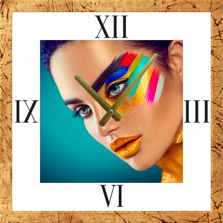 Часы с паспарту в золотом багете 50х50 ЧБС(1003)